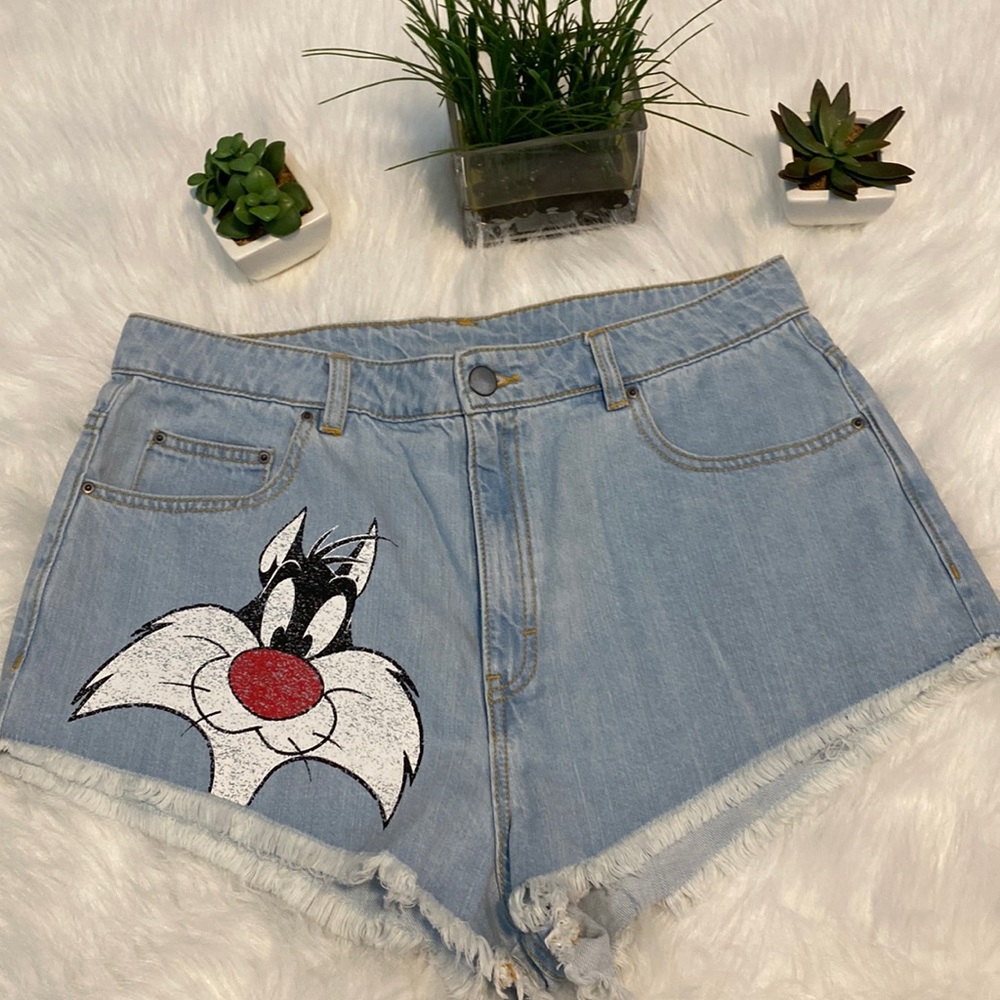 Vintage H&M Sylvester shorts
